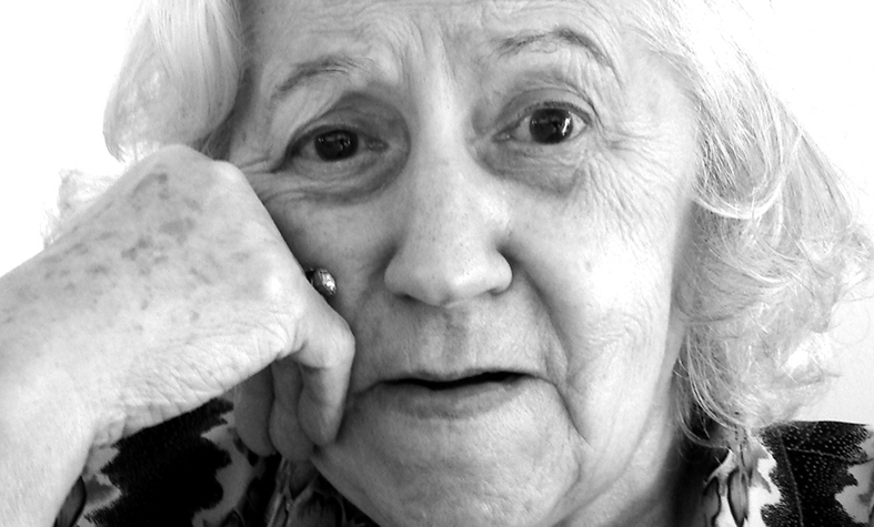 El drama de las personas más jóvenes diagnosticadas con Alzheimer, dos  hermanas pequeñas